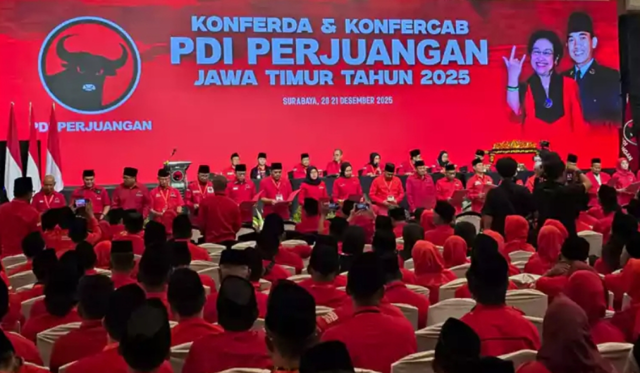 Pelantikan pengurus DPD PDI Perjuangan Jawa Timur periode 2025–2030. (Insani/Jurnas.net)