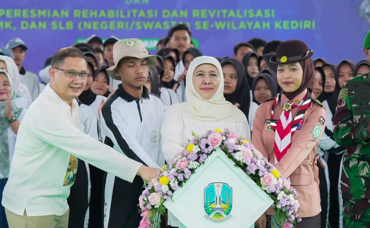 Gubernur Khofifah Revitalisasi 26 SMA/SMK/SLB di Kediri, Strategi Putus Ketimpangan Pendidikan