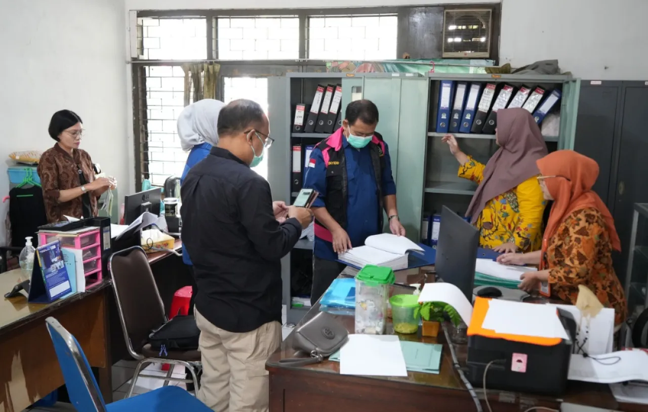 Kejati Jatim Segel Ruang Keuangan KBS: Dugaan Korupsi Pengelolaan Dana 2013 - 2024