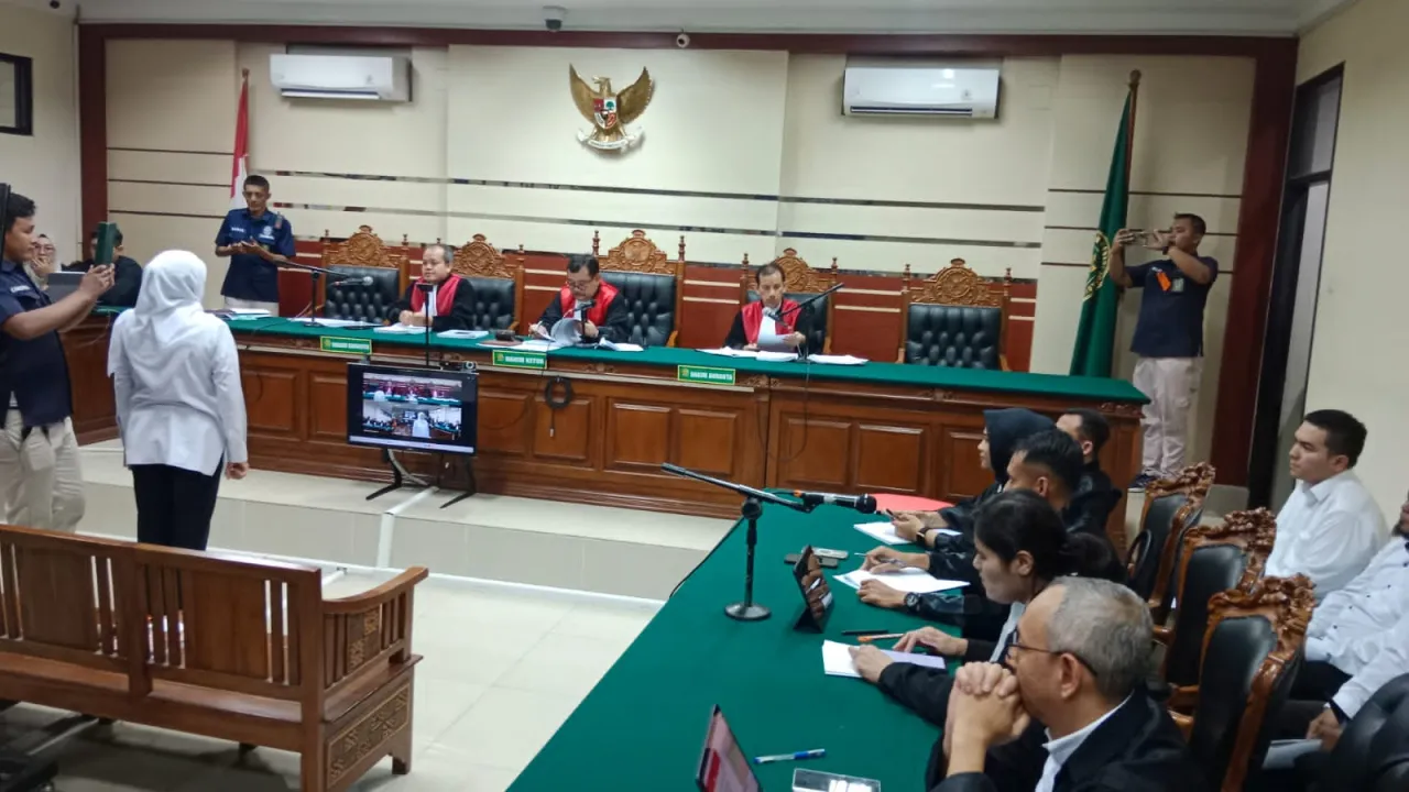 Hadir Sidang Tipikor Surabaya, Khofifah Akui Tak Kenal Empat Terdakwa Kasus Dana Hibah Jatim