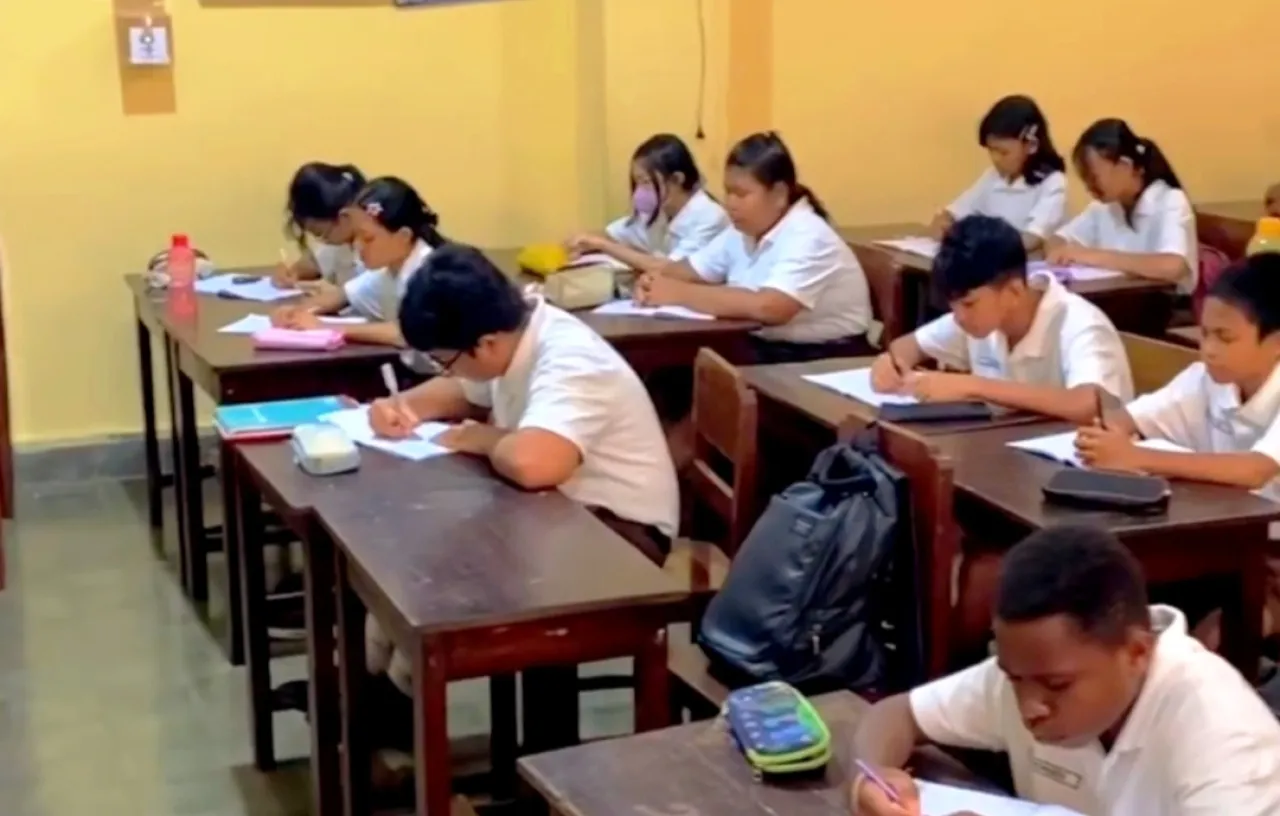 Pembatasan HP di Sekolah Surabaya Diklaim Terbukti Tingkatkan Fokus Belajar Siswa