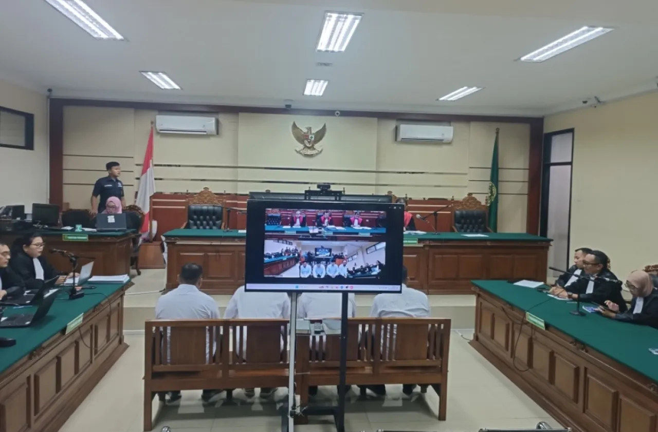 Baca juga : JPU KPK Minta Khofifah Jelaskan Presedur Dana Hibah dan Klarifikasi Dugaan Fee