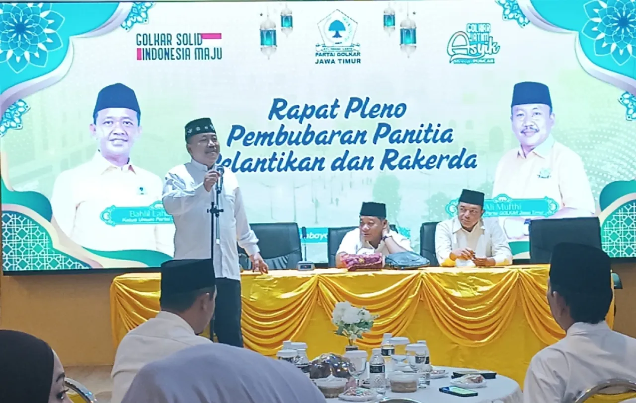 Ketua DPD Partai Golkar Jawa Timur, Ali Mufthi, saat acara rapat pleno dan pembubaran panitia pelantikan dan rakerda. (Insani/Jurnas.net)