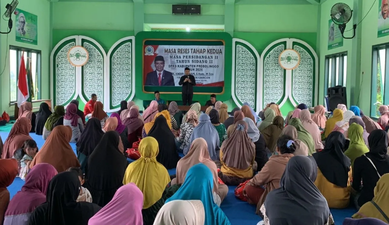 PDIP Probolinggo Salurkan 2.500 Paket Sembako untuk Korban Bencana dan Warga Kurang Mampu