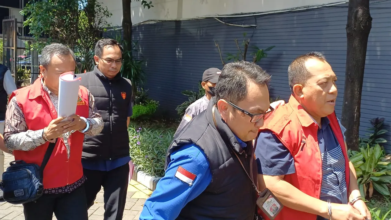 Baca juga : Kejati Jatim Tetapkan Kadis ESDM Anak Buah Khofifah Tersangka Korupsi Perizinan Tambang