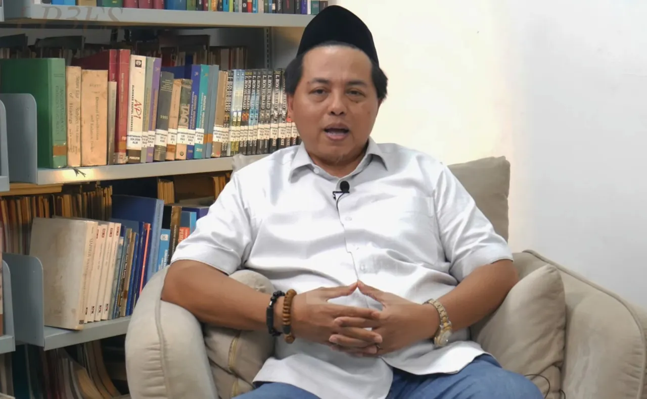Baca juga : Jelang Muktamar NU ke-35, Gus Lilur Tantang 4 Tokoh Adu Kemampuan Ngaji