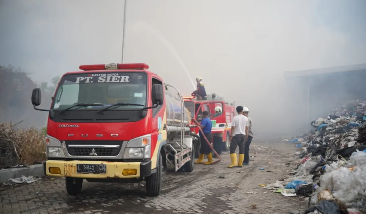 SIER Gerak Cepat Tangani Insiden Kebakaran di TPST Lestari PIER, Seluruh Pekerja Dipastikan Selamat
