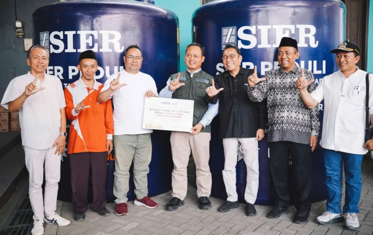 SIER Salurkan Dua Tandon Air Bersih untuk Warga Terdampak Kebakaran Gunung Arjuno