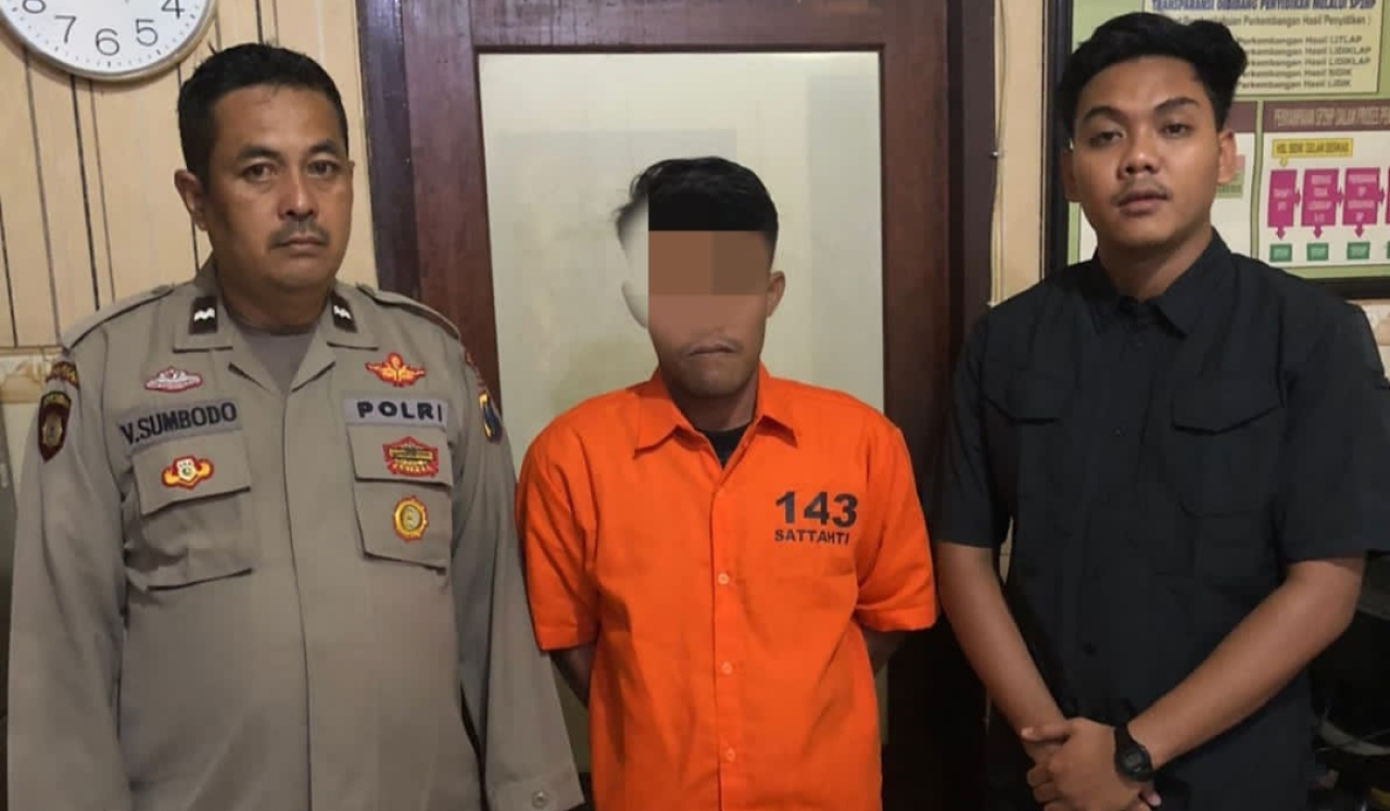 Polisi berhasil amankan seorang pemuda saat mencuri barang peziarah di wisata religi makam Sunan Ampel Surabaya. (Istimewa)