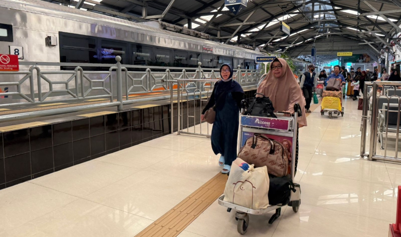 Suasana penumpang kereta di Daop 8 Surabaya. (Humas Pemkot Surabaya)