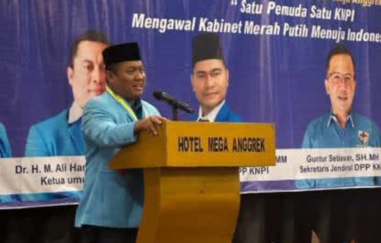 Ketua Umum DPP KNPI, Ali Hanafiah, saat penunjukan karateker KNPI Jatim menuju Musda. (Istimewa)