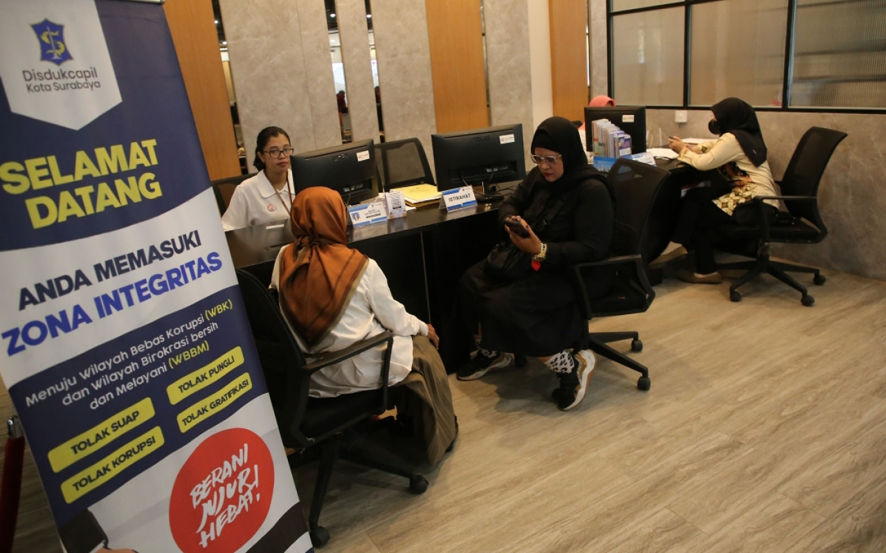 Layanan Adninduk di Mal Pelayanan Publik (MPP) Siola Surabaya. (Humas Pemkot Surabaya)