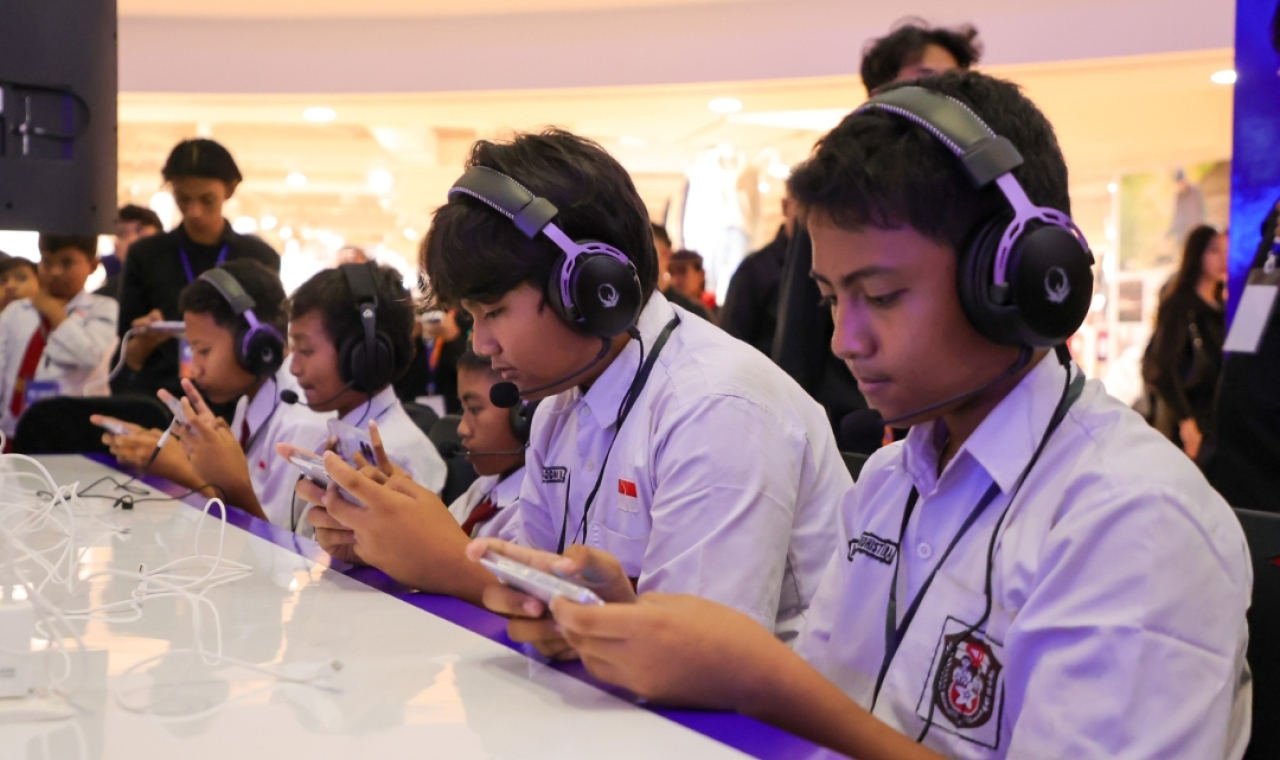 Pelajar di Surabaya ikut Grand Tournament Mobile Legends Bang Bang (MLBB) Goes To School 2025. (Humas Pemkot Surabaya)