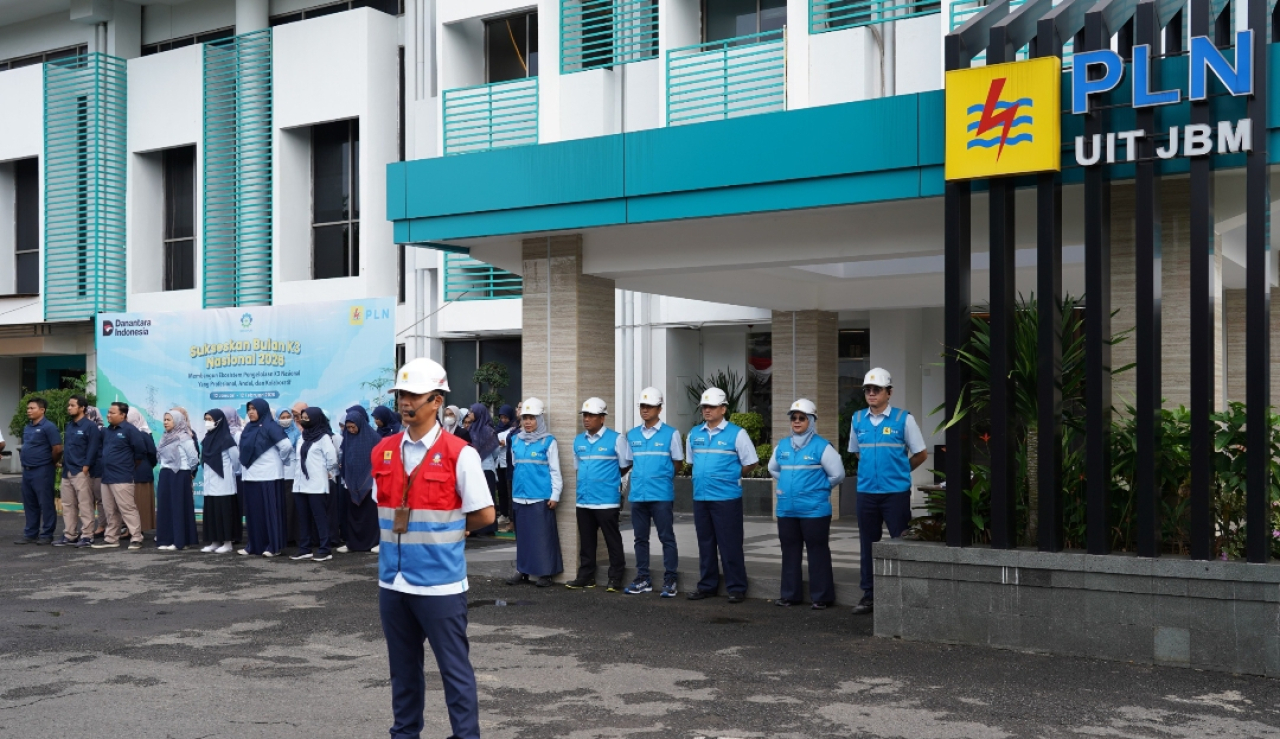 Apel Bulan K3 Nasional yang digelar serentak di seluruh unit kerja PLN UIT JBM. (Humas PLN UIT JBM)