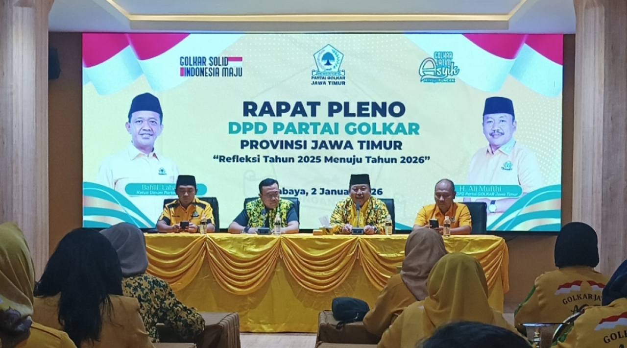 Ketua DPD Partai Golkar Jawa Timur, Ali Mufthi, memimpin Rapat Pleno refleksi tahun 2025 menuju tahun 2026. (Insani/Jurnas.net)