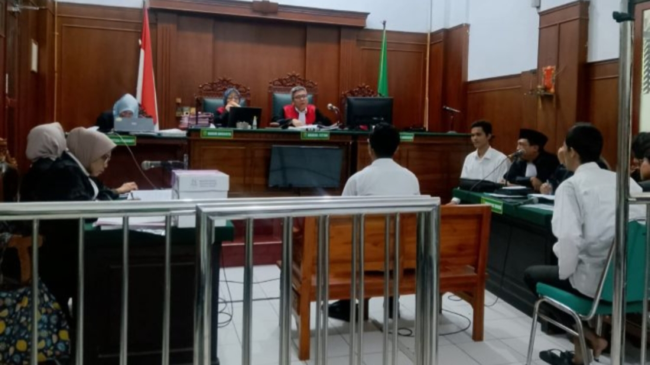 Sidang kasus pemerasan terhadap Kepala Dinas Pendidikan Jatim di PN Surabaya. (Insani/Jurnas.net)