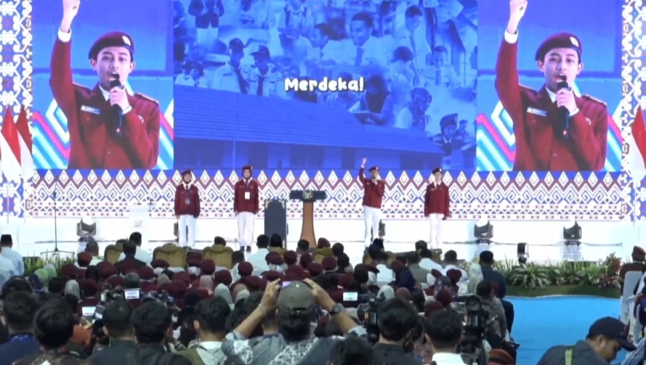 Nasional Hebat! Prabowo Kagum Dengar Pidato Bahasa Inggris Siswa Sekolah Rakyat di Banjarbaru