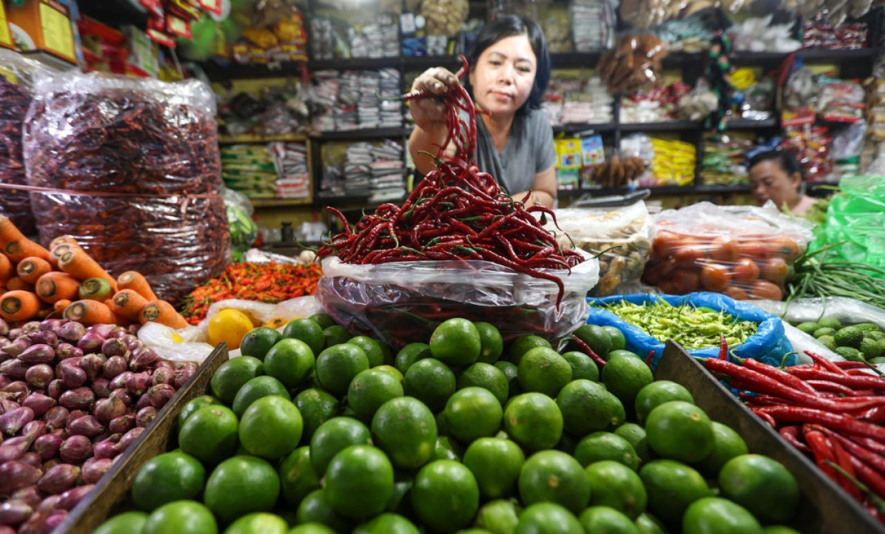 Pedagang bahan pokok di Kota Surabaya. (Humas Pemkot Surabaya)