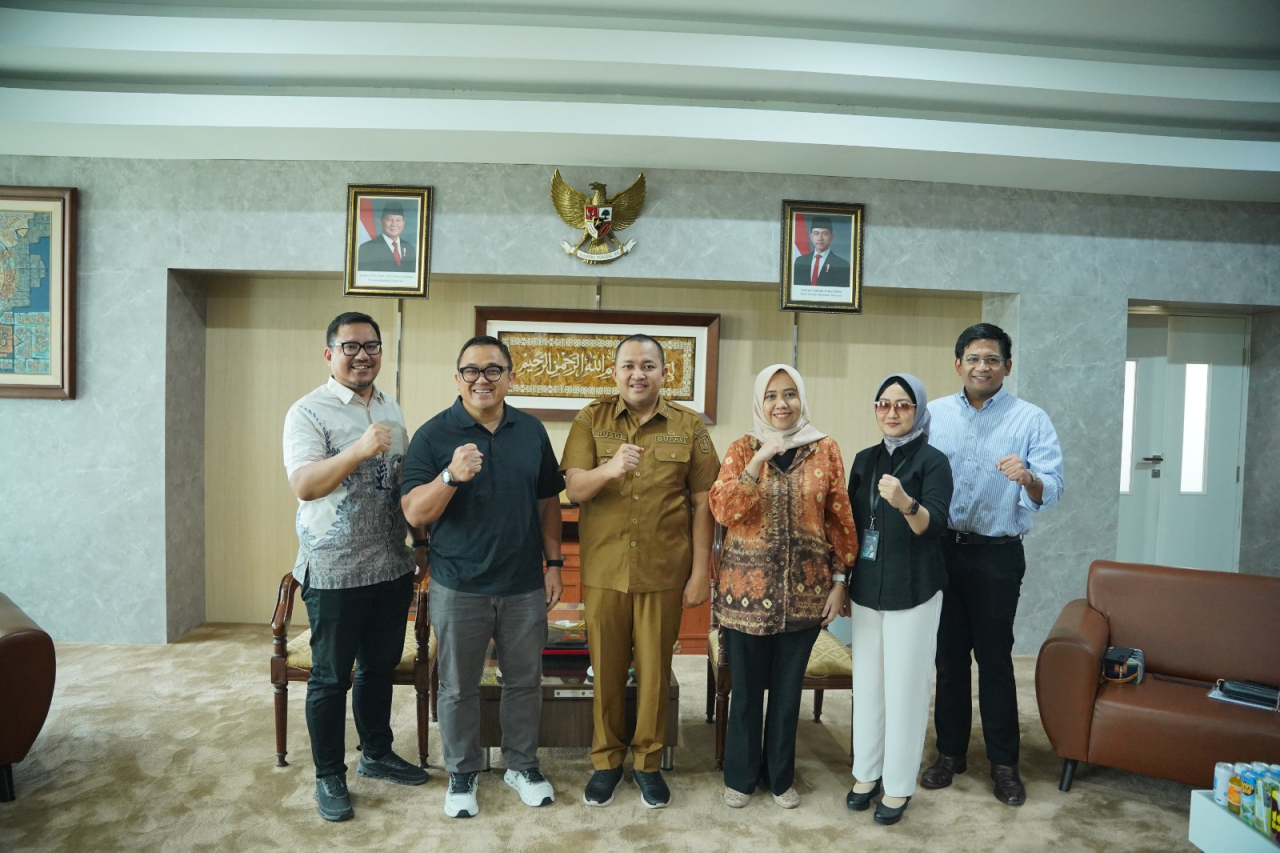 Direktur Utama PT Danareksa (Persero), Yadi Jaya Ruchandi, di sela meresmikan Marketing Gallery SIER. (Humas PT SIER)