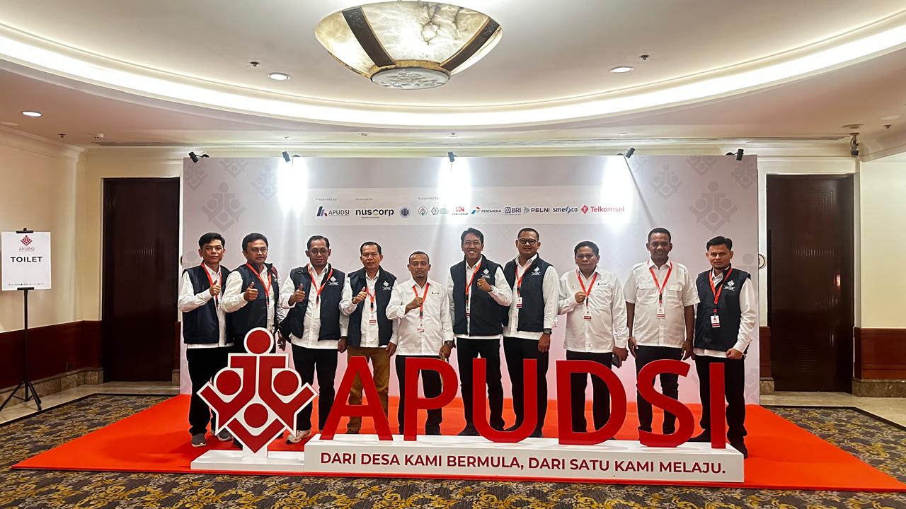 Pengurus APUDAI di sela Rapat Kerja Nasional (Rakernas) APUDSI sekaligus momentum Hari Ulang Tahun ke-1 . (Dok: Jurnas.net)