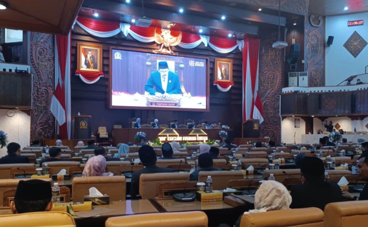 Sidang Paripurna DPRD Jawa Timur. (Insani/Jurnas.net)