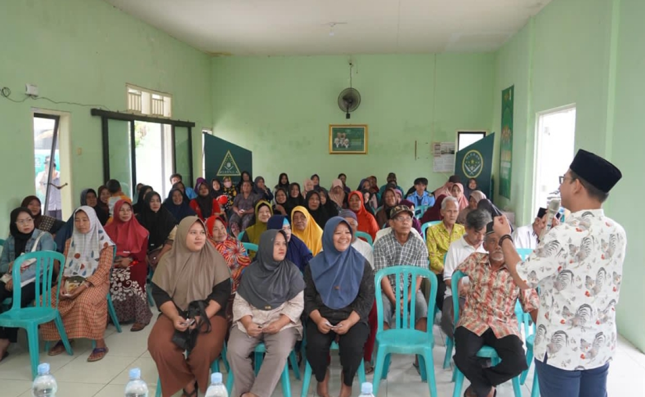 Anggota DPRD Provinsi Jawa Timur, Ahmad Athoillah alias Gus Atho, saat reses di Kecamatan Sumobito, Jombang. (Insani/Jurnas.net)