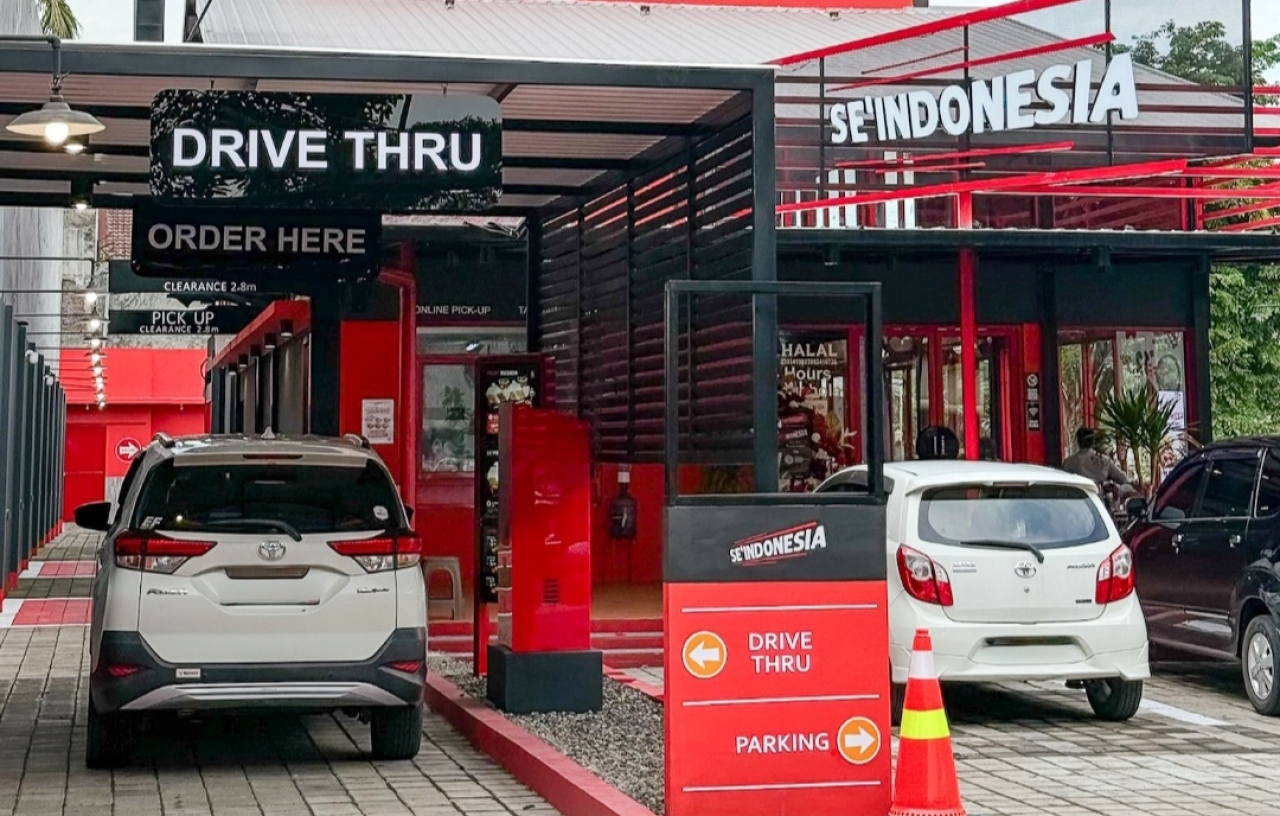 Layanan drive thru Se'Indonesia di Sukolilo Surabaya. (Dok: Se'Indonesia)