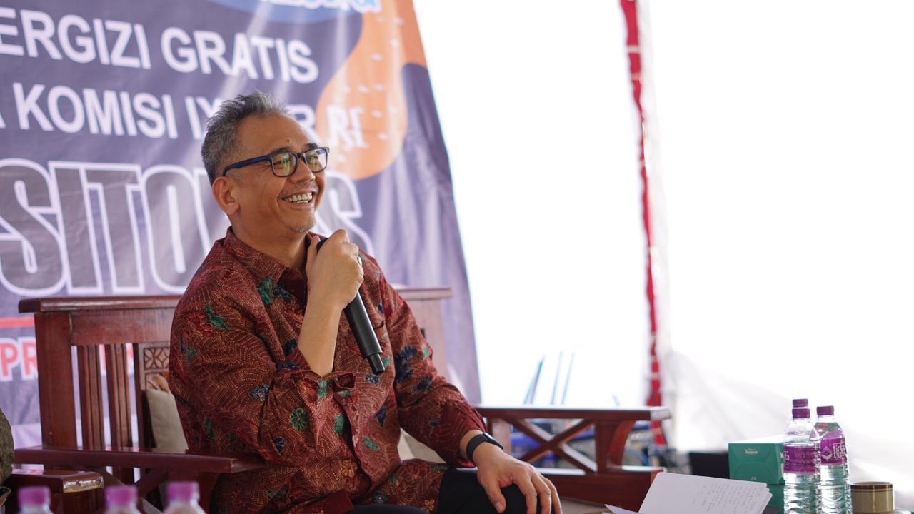 Anggota DPR RI Komisi IX Sihar Sitorus sosialisasikan Program MBG ke masyarakat di Lapangan Desa Sitoluama, Kecamatan Laguboti, Kabupaten Toba, Sabtu 7 Maret 2026.