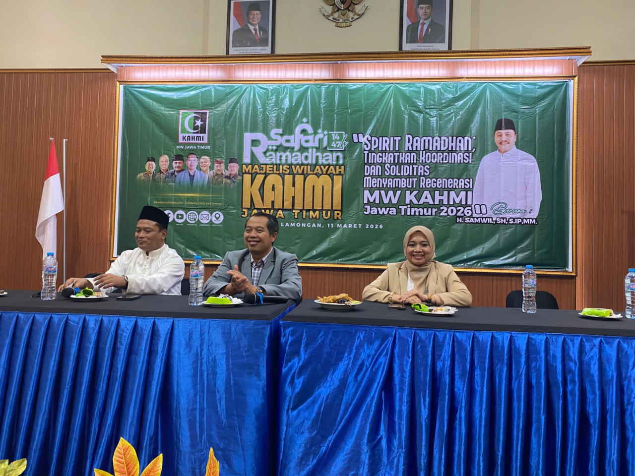 Koordinator Presidium MW KAHMI Jatim, Agus M. Fauzi (tengah) didampingi pengurus lainnya. (Dok: Jurnas.net)