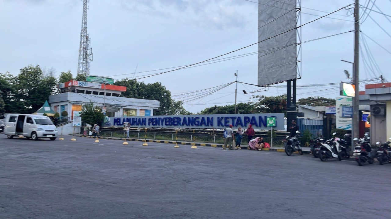 Tampak dari depan pintu masuk Pelabuhan Ketapang, Kabupaten Banyuwangi. (Humas Pemkab Banyuwangi)