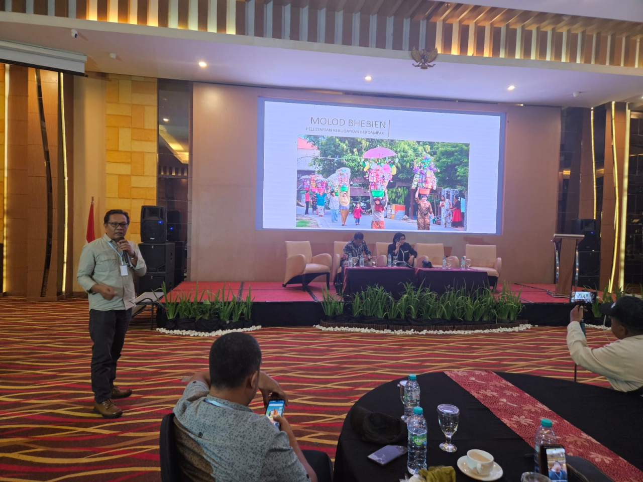 Arkeolog asal Bawean, Khairil Anwar, saat acara sarasehan Halal Bihalal Bawean Internasional 2026 di Yogyakarta. (Faizul/Jurnas.net)