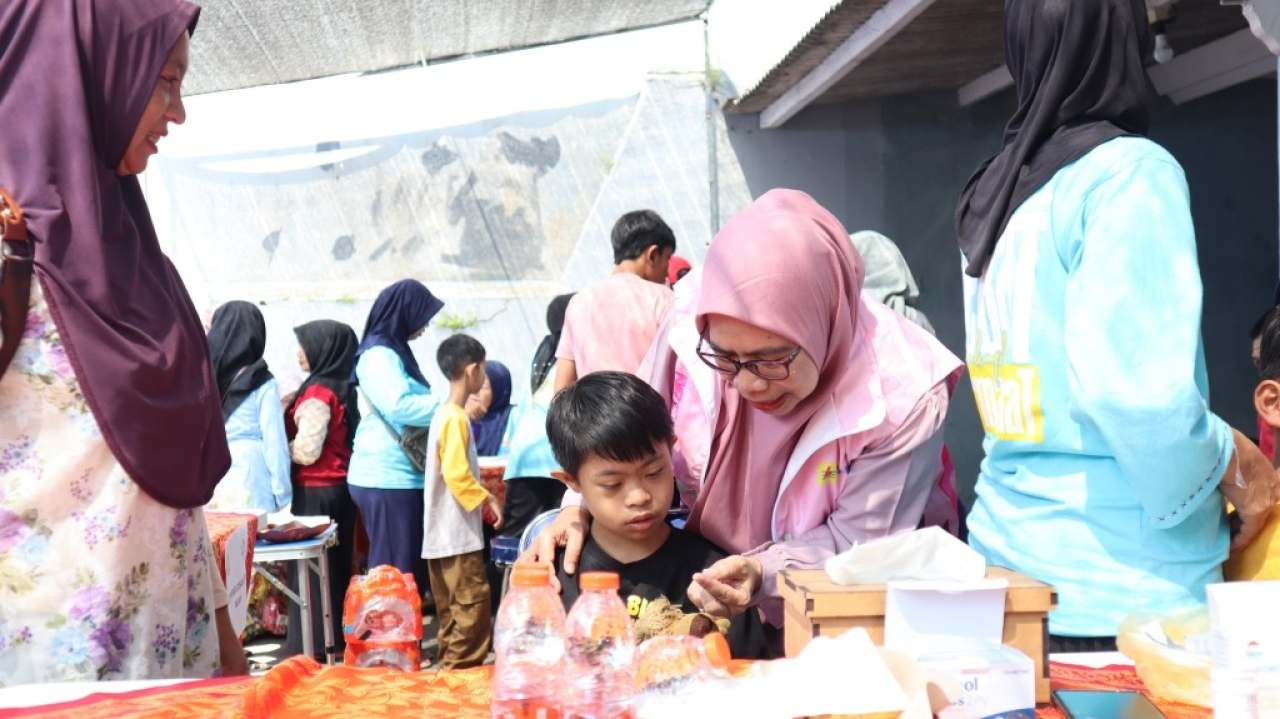 Srikandi PLN gelar Posyandu gratis dalam memperingati Hari Kartini di Malang. (Humas PLN UIT JBM)