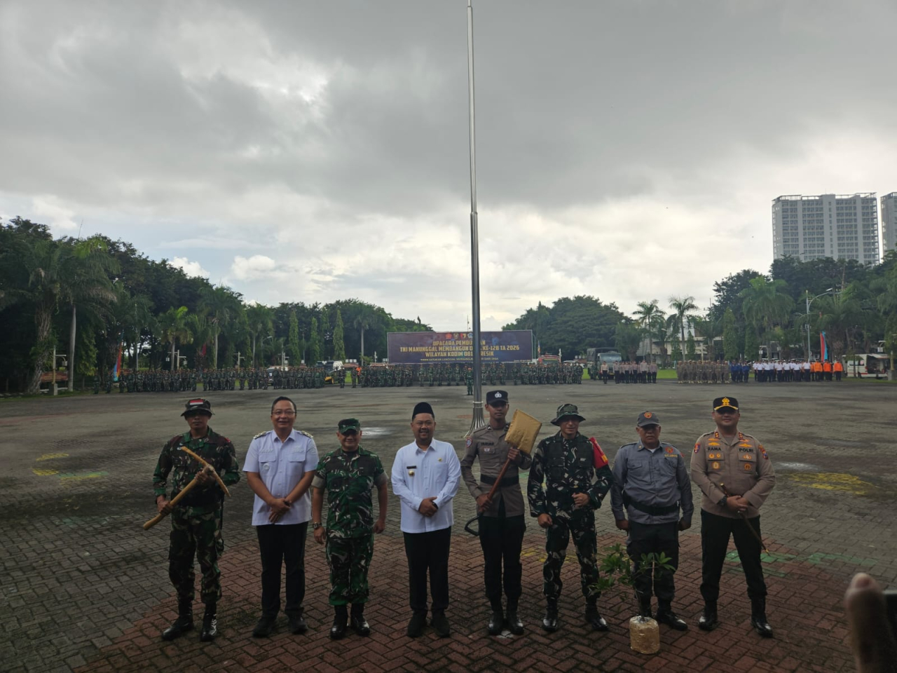 Pembukaan TMMD 2026 digelar melalui apel di halaman Kantor Bupati Gresik. (Faizul/Jurnas.net)