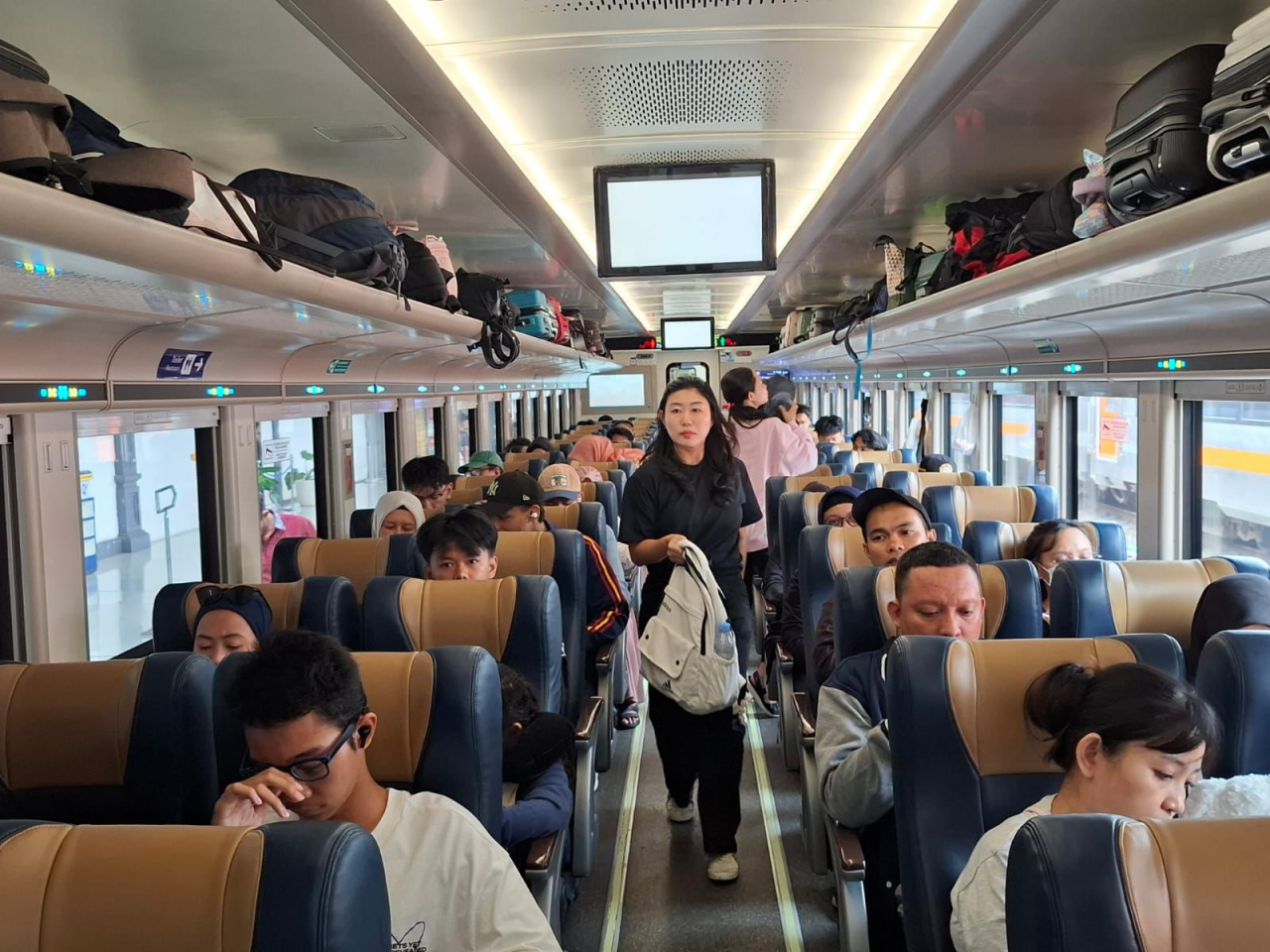 Nasional KA Singasari dan KA Bangunkarta Gunakan Sarana Stainless Steel New Generation per Hari Ini