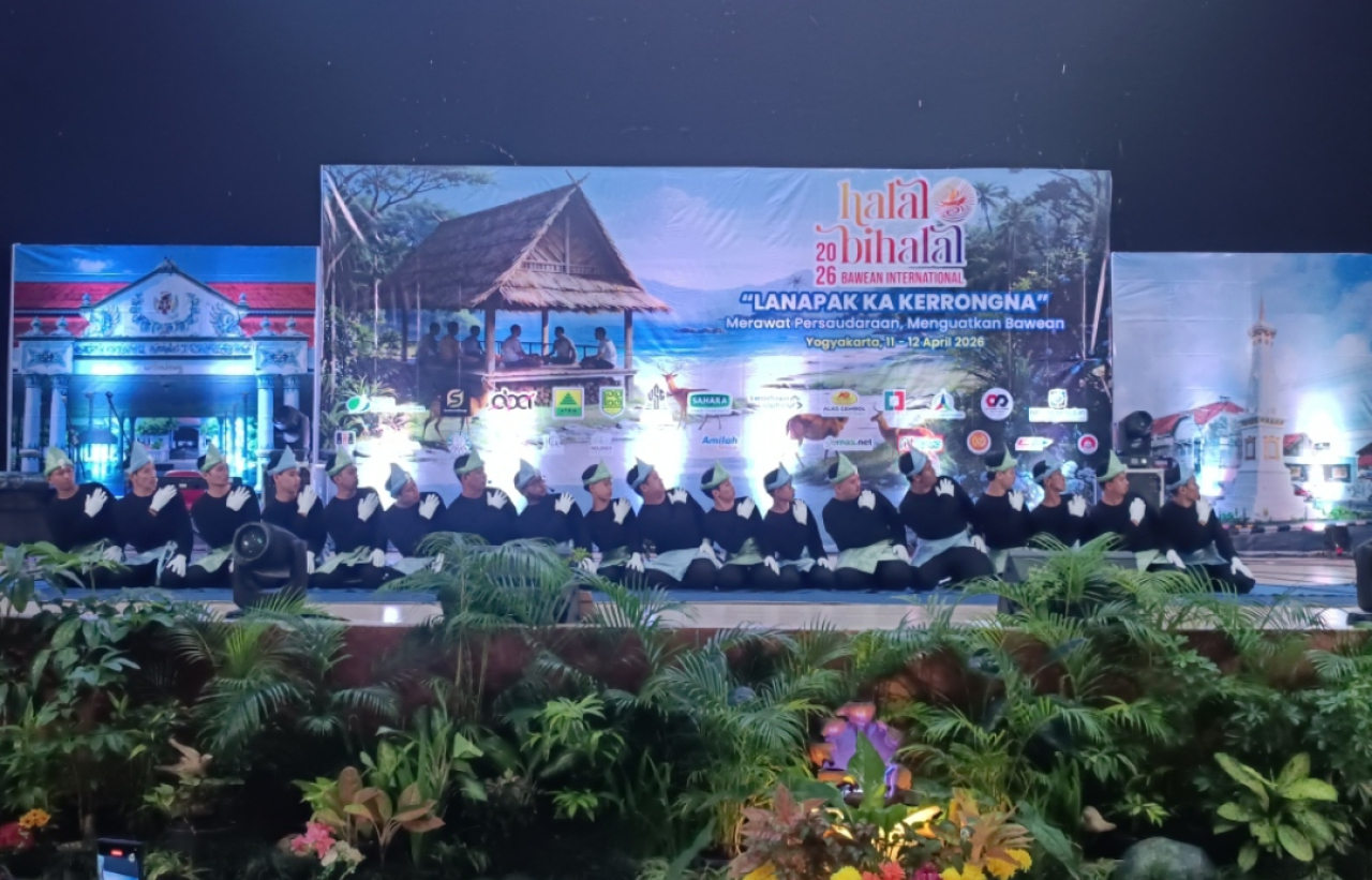Saman salah satu budaya Bawean tampil pada acara HBH Bawean Internasional di Yogyakarta. (Insani/Jurnas.net)
