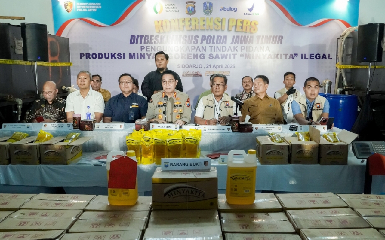 Polda Jatim merilis kasus Minyakkita di Polresta Sidoarjo.(Humas Polda Jatim)