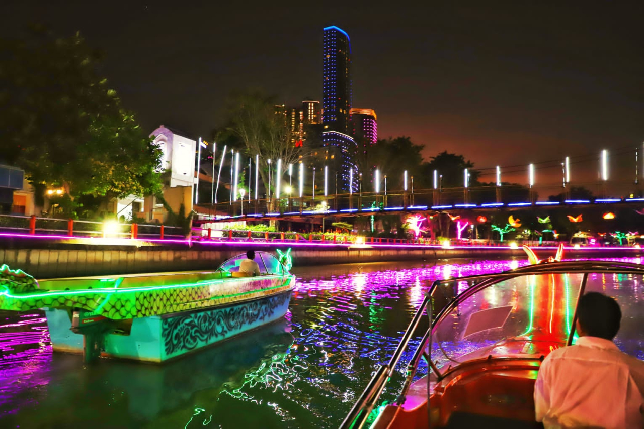 Salah satu wisata malam di Kota Surabaya. (Humas Pemkot Surabaya)