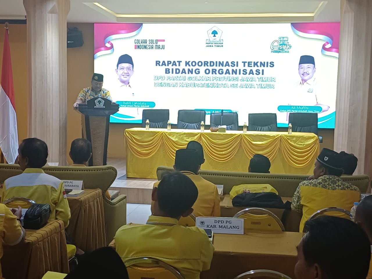 Ketua DPD Partai Golkar Jatim, Ali Mufthi, saat rapat koordinasi teknis (rakornis) di DPD Golkar Jatim. (Insani/Jurnas.net)