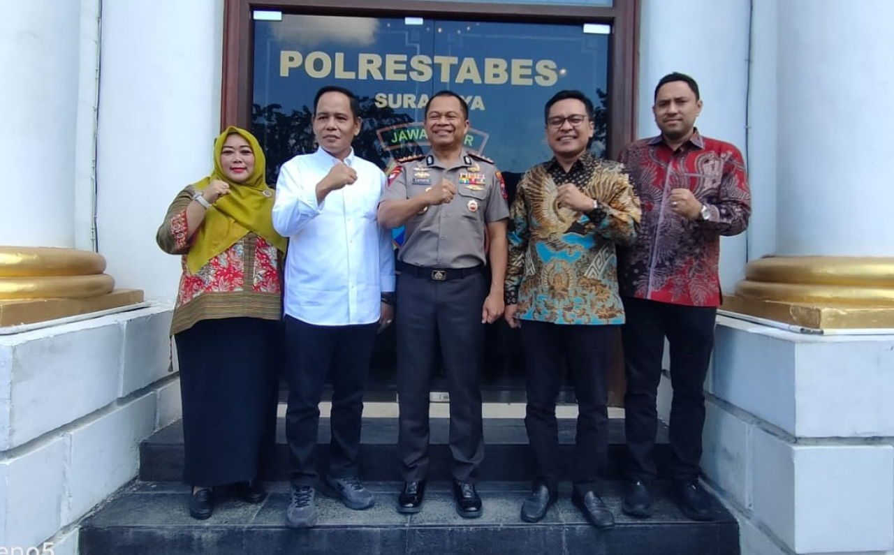 Pimpinan DPRD Surabaya silaturrahim dengan Kapolrestabes Surabaya. (Dok: DPRD Surabaya)