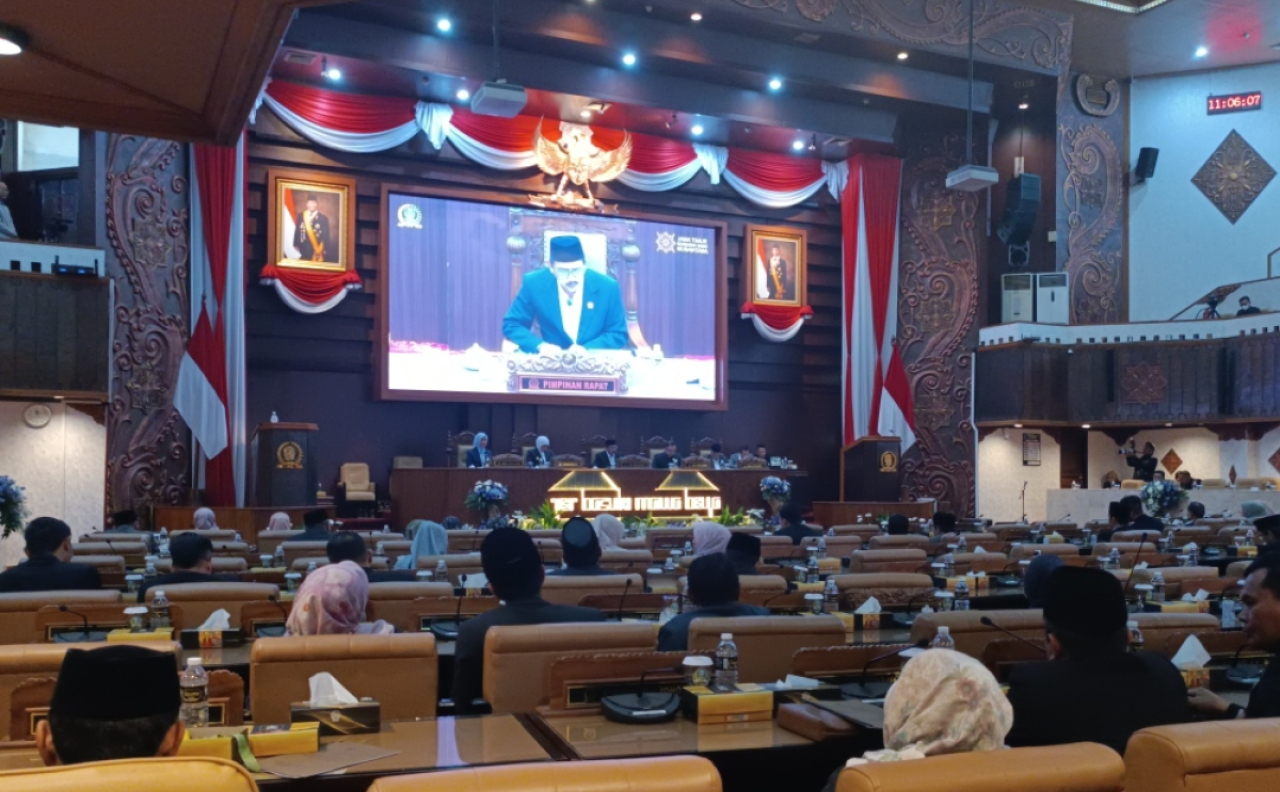Suasana rapat paripurna DPRD Jawa Timur. (Insani/Jurnas.net)