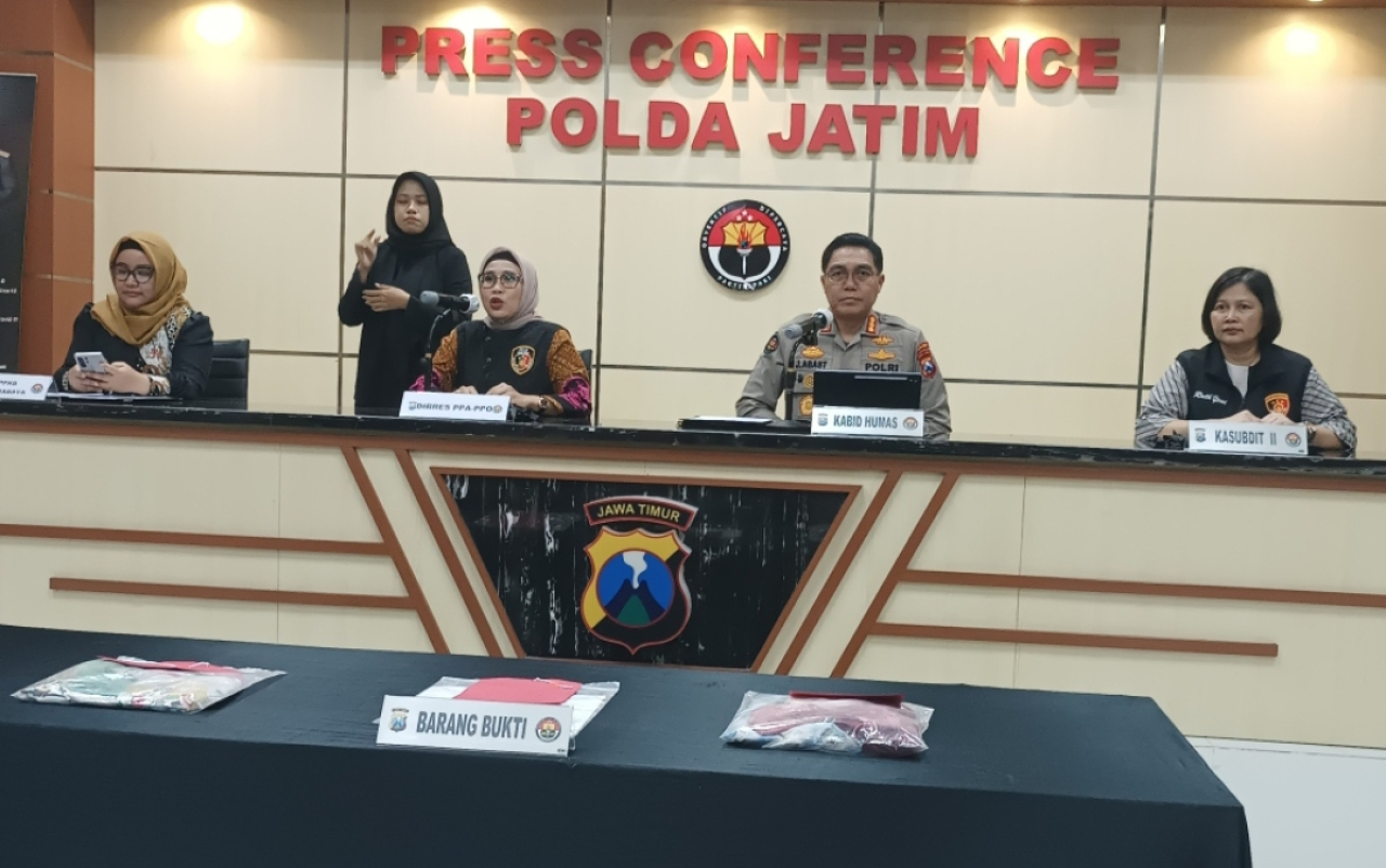 Polda Jawa Timur merilis kasus pencabulan. (Insani/Jurnas.net)
