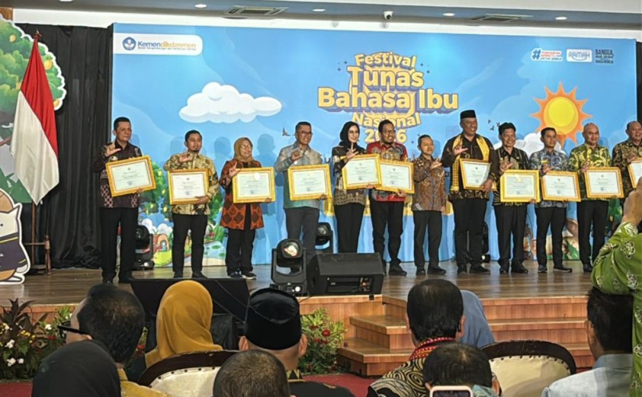 Pemkot Surabaya salah satu daerah penerima penghargaan dari Kemendikbud kategori revitalisasi bahasa daerah. (Humas Pemkot Surabaya)