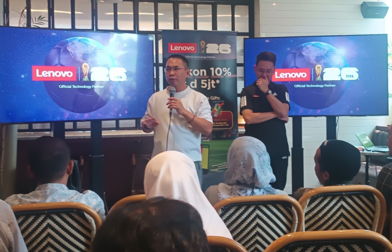 Regional Sales Manager Lenovo Indonesia, Daud, saat peluncuran Lenovo FIFA World Cup 26™ Edition. (Insani/Jurnas.net)