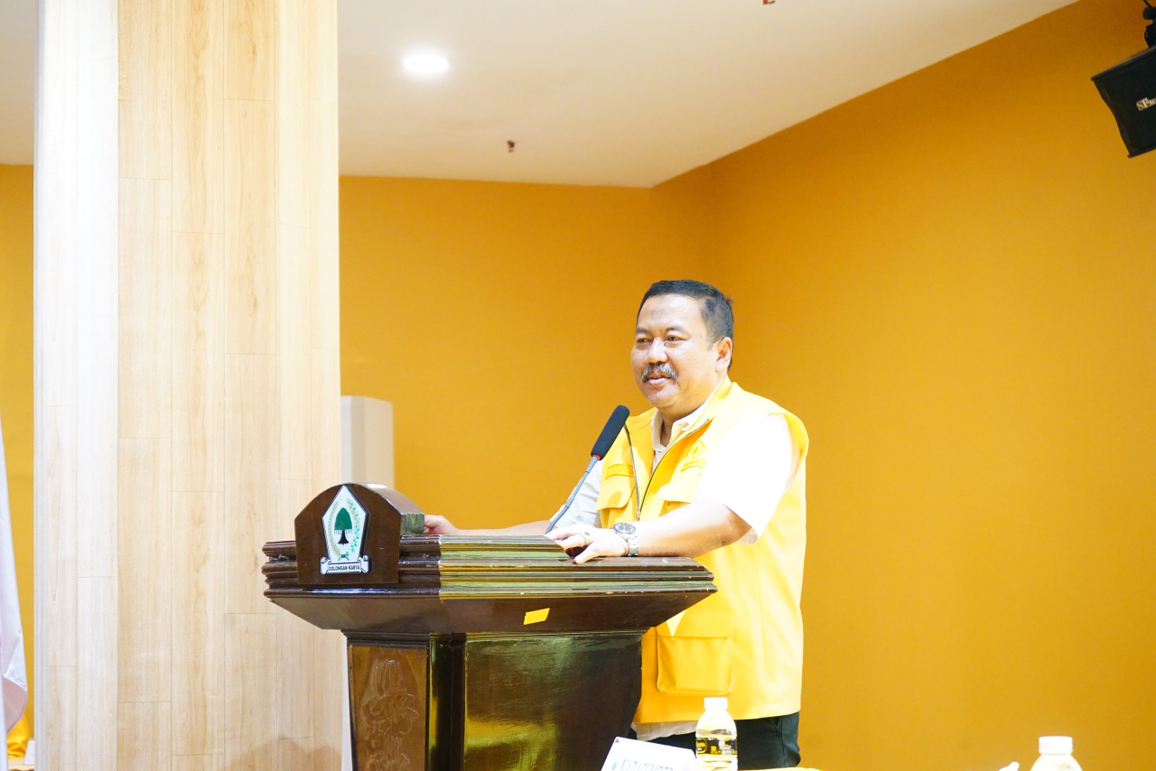 Ketua DPD Partai Golkar Jawa Timur, Ali Mufthi, saat membuka Rapat Koordinasi Teknis (Rakornis) Bidang Organisasi Kemasyarakatan (Ormas). (Insani/Jurnas.net)