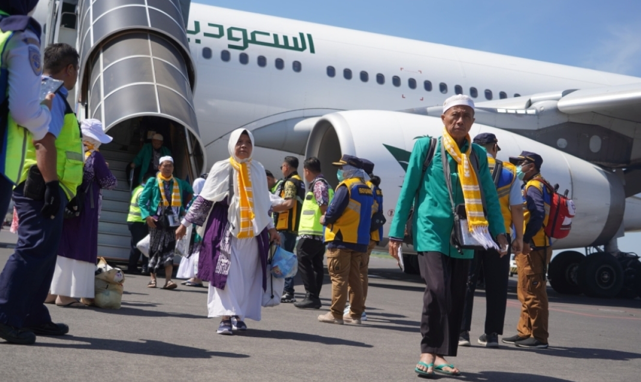 Jemaah haji tiba di Tanah Air. (Humas PPIH Embarkasi Surabaya)