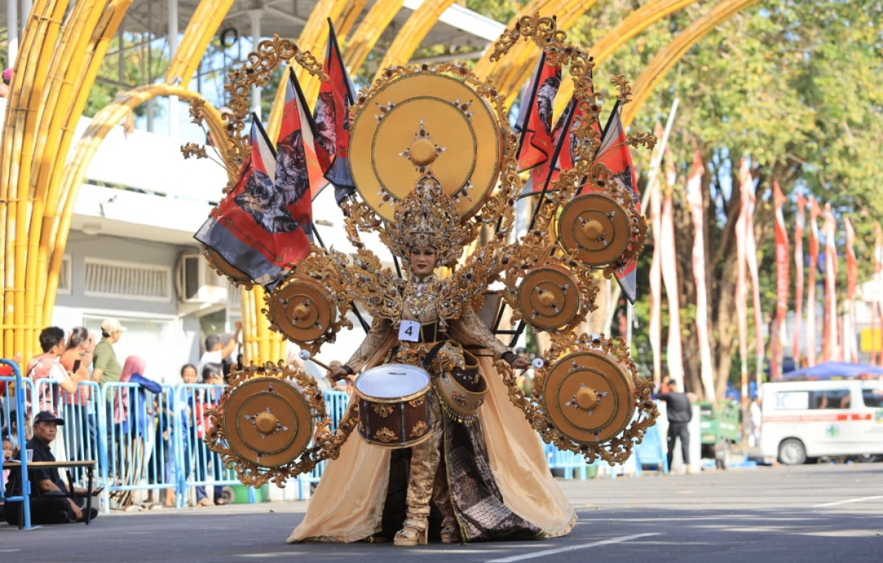 Salah satu penampilan karnaval etnik di Banyuwangi. (Humas Pemkab Banyuwangi)