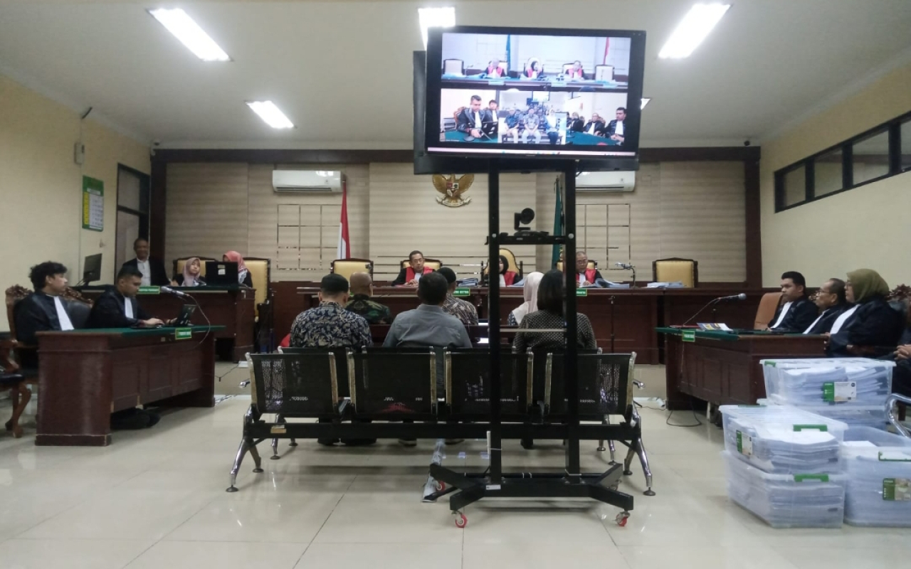 Sidang tuntutan enam terdakwa dugaan korupsi proyek di lingkungan PT Pelindo Regional 3 di Pengadilan Tipikor Surabaya. (Insani/Jurnas.net)