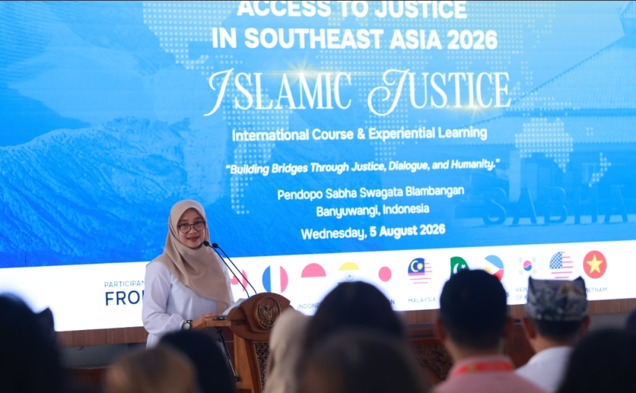 Bupati Banyuwangi Ipuk Fiestiandani saat menjadi pembicara utama (keynote speaker) International Course & Experiential Learning: Islamic Justice. (Humas Pemkab Banyuwangi)