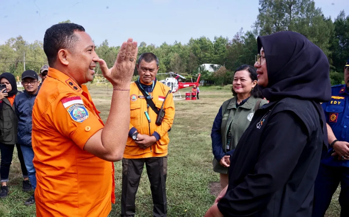 Karhutla Kawah Ijen Mulai Mereda, Tim Gabungan Sisir Bara Api untuk Cegah Kebakaran Meluas