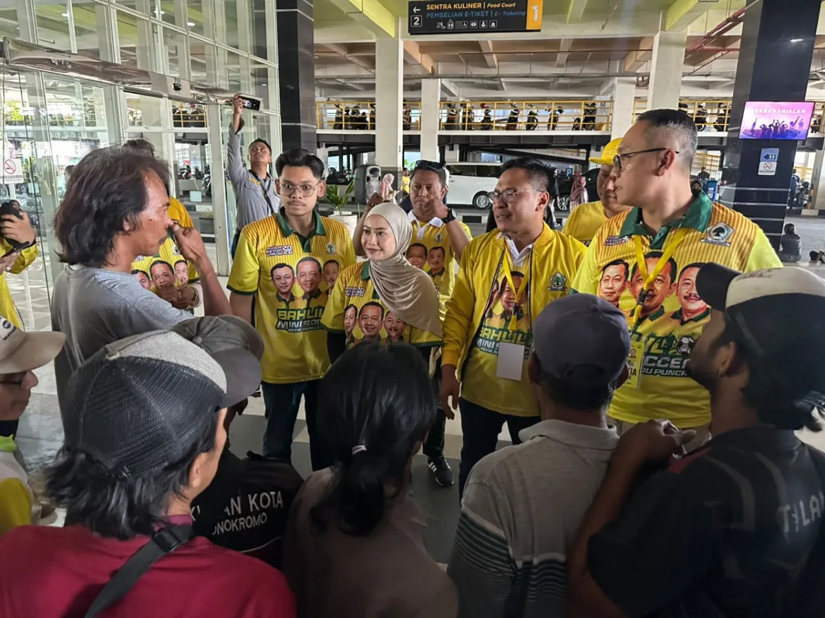 Kisah Bahlil Lahadalia Jadi Inspirasi, Golkar Salurkan 200 Paket Sembako untuk Sopir Len
